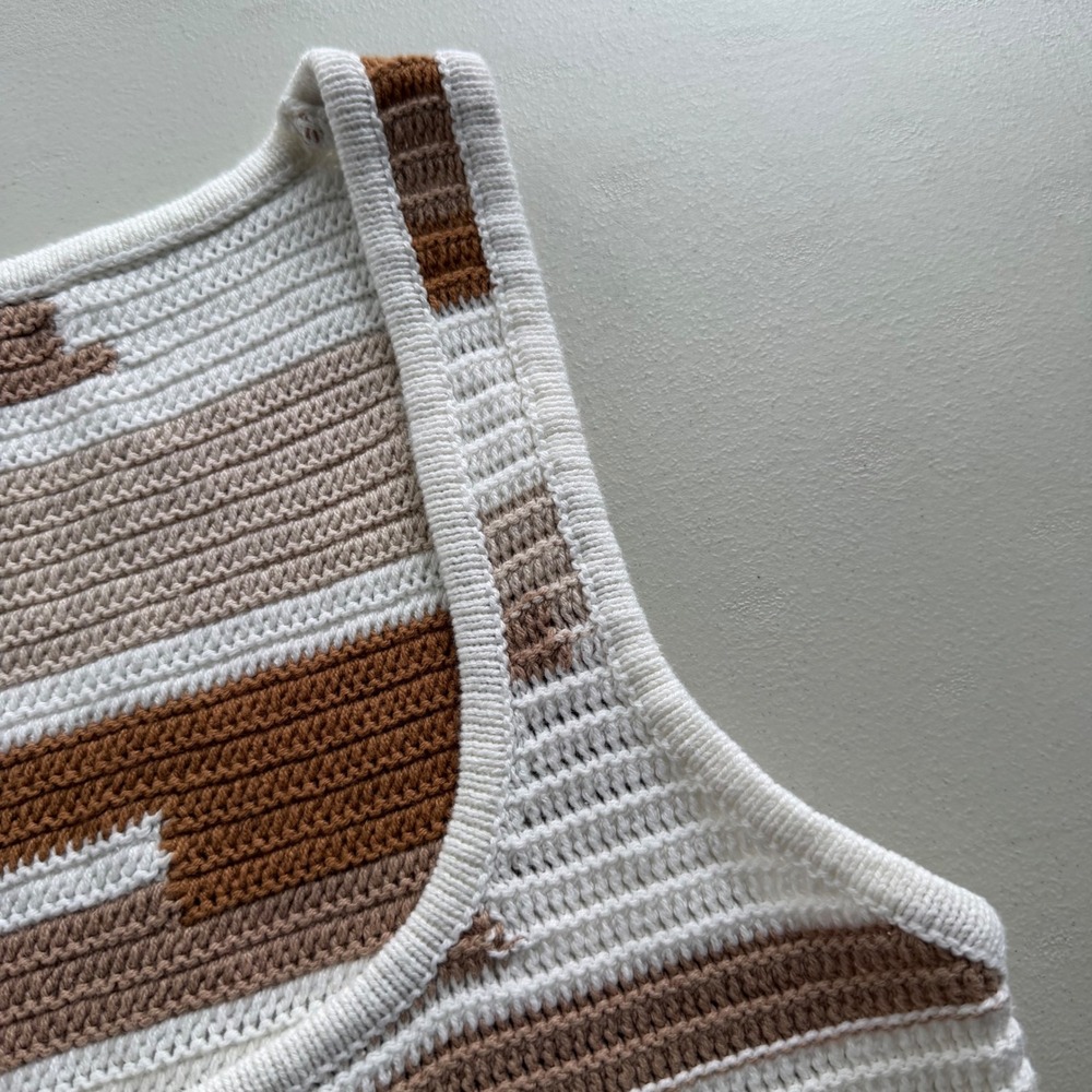 Le Lis Collection Women's S Tan Brown Abstract Stripe Crochet Knit Crop Tank Top - Picture 7 of 10